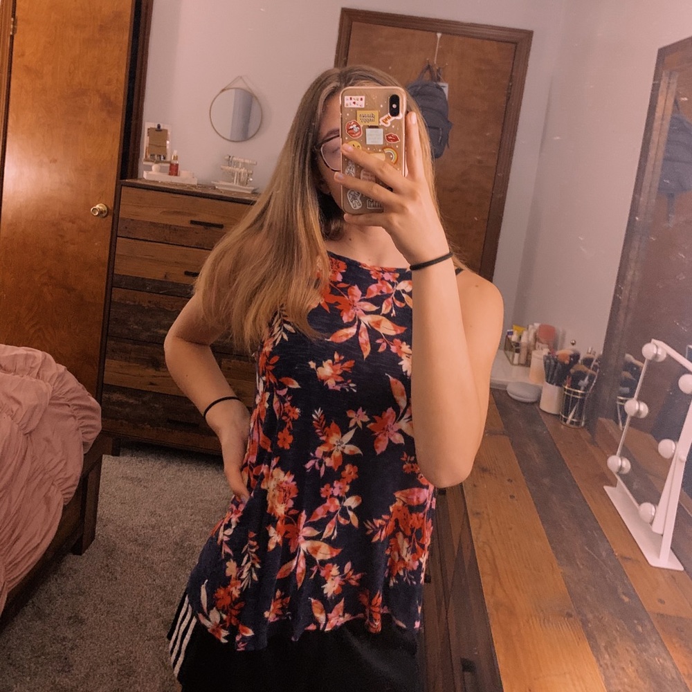 ⭐️Floral High Neck Tank⭐️